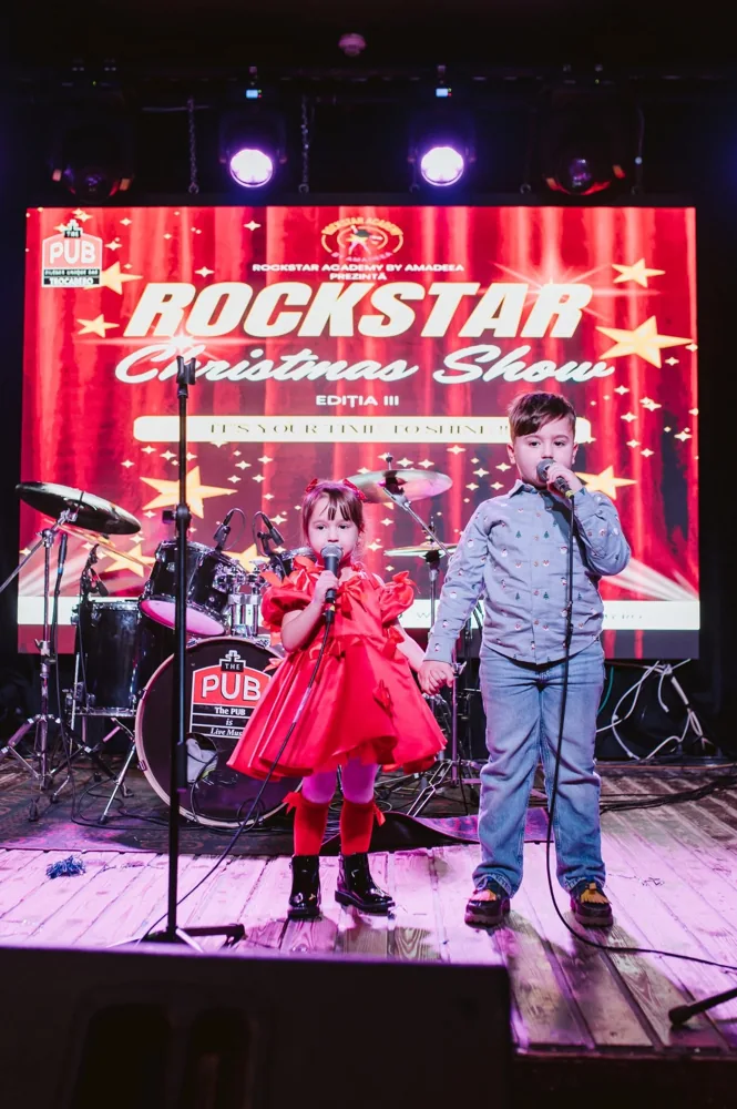Moment din spectacolele și recitalurile Rockstar Academy
