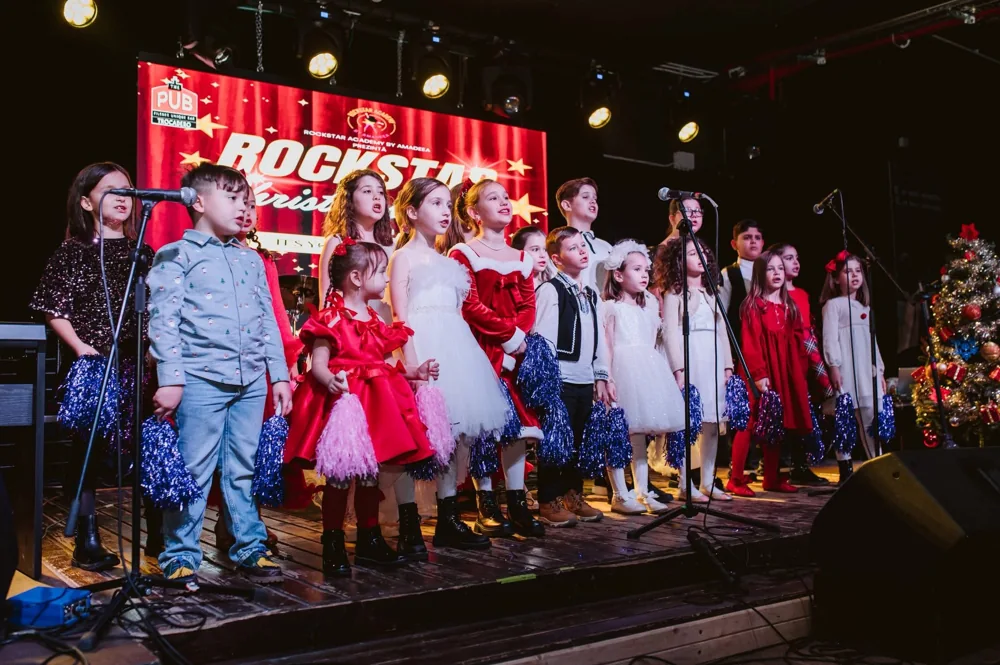 Moment din spectacolele și recitalurile Rockstar Academy